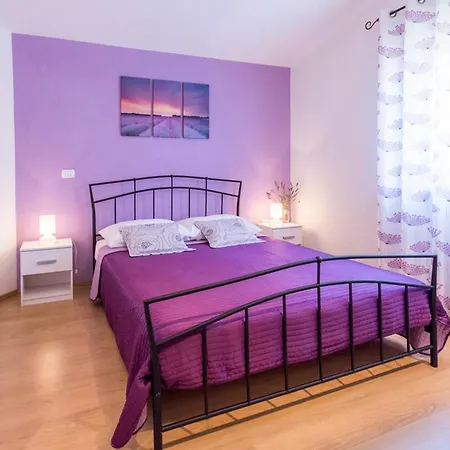 Sleeps 6 With Pool Air Con And Wifi Villa