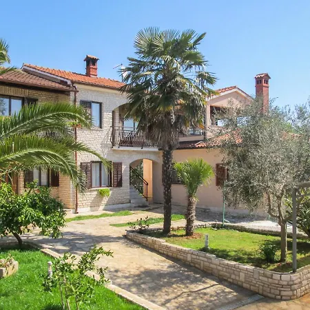 Sleeps 6 With Pool Air Con And Wifi * Galižana