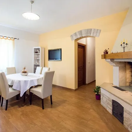 Sleeps 6 With Pool Air Con And Wifi Villa *